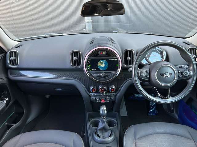 LIBERALAでは安心してお乗りいただける輸入車を全国のお客様にご提案、ご提供してまいります。