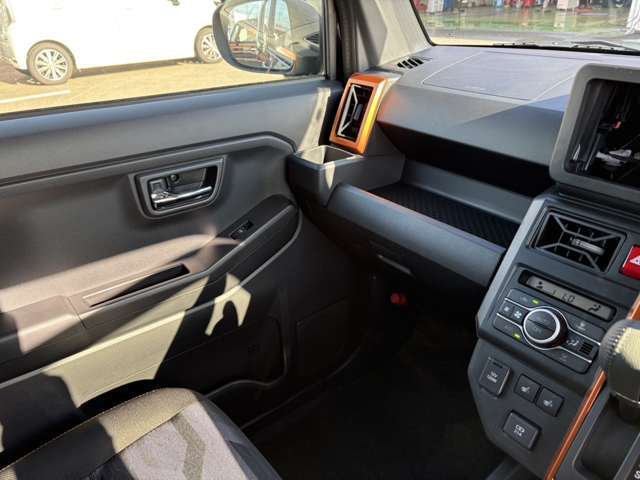 現在お乗りのお車の査定・買取もおこなっております。ご来店時、その場で即査定。納得の査定額にご期待下さい