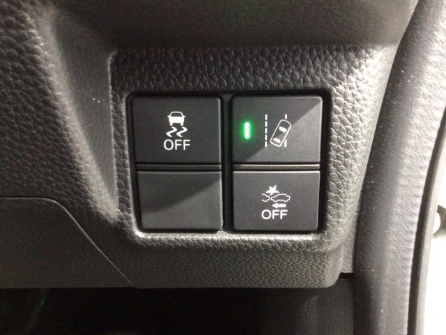 横滑り防止装置がついています。いざという時に安心ですね。