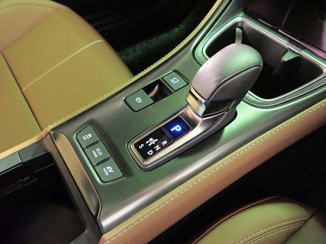 ◆三重県最大級の大型屋内中古車センター♪ヴァーサス鈴鹿店です♪オールジャンルの展示車が盛り沢山です♪在庫の無い車両のオーダーも受け付けます♪電話→059-384-5050までお問合せ下さい◆