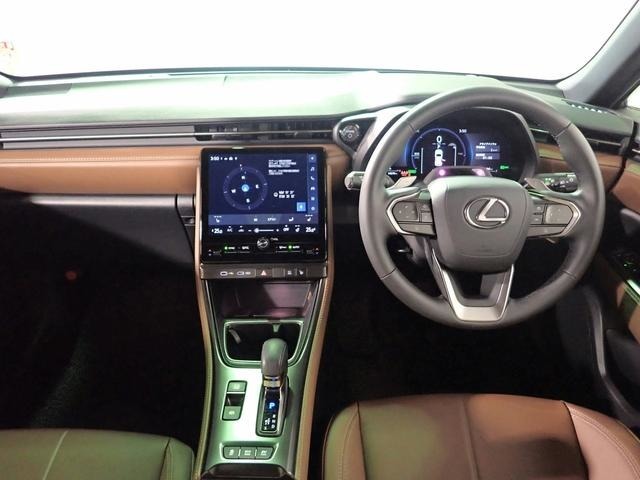 ◆三重県最大級の大型屋内中古車センター♪ヴァーサス鈴鹿店です♪オールジャンルの展示車が盛り沢山です♪在庫の無い車両のオーダーも受け付けます♪電話→059-384-5050までお問合せ下さい◆