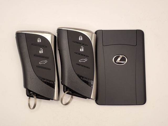 ◆三重県最大級の大型屋内中古車センター♪ヴァーサス鈴鹿店です♪オールジャンルの展示車が盛り沢山です♪在庫の無い車両のオーダーも受け付けます♪電話→059-384-5050までお問合せ下さい◆