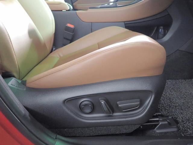 ◆三重県最大級の大型屋内中古車センター♪ヴァーサス鈴鹿店です♪オールジャンルの展示車が盛り沢山です♪在庫の無い車両のオーダーも受け付けます♪電話→059-384-5050までお問合せ下さい◆