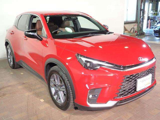 ◆三重県最大級の大型屋内中古車センター♪ヴァーサス鈴鹿店です♪オールジャンルの展示車が盛り沢山です♪在庫の無い車両のオーダーも受け付けます♪電話→059-384-5050までお問合せ下さい◆