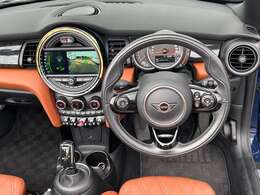 ステアリングホーイールやシフト廻などもあまり使用感を感じさせない綺麗なお車です。