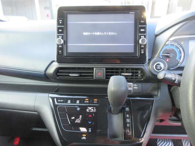 納車前には点検整備をおこない、整備記録簿をお渡しいたします。