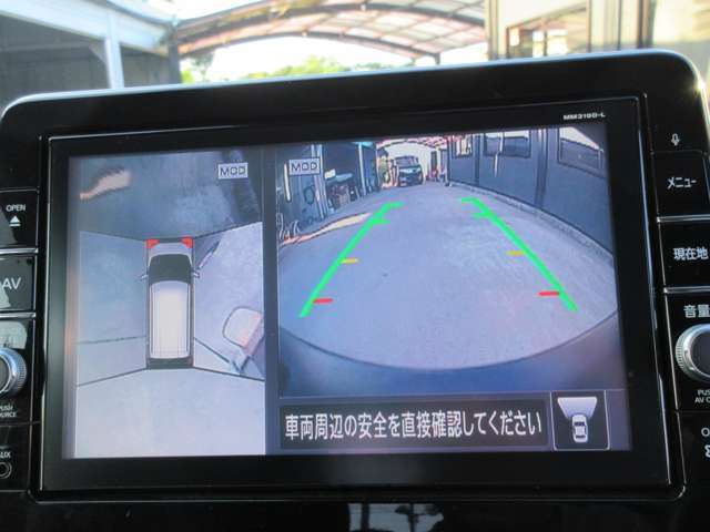 注文販売も承ります。在庫にない車でも、お客様こだわりの条件をお聞かせください。当社が全国よりお探しします。毎月数名の方からご依頼をいただいております。