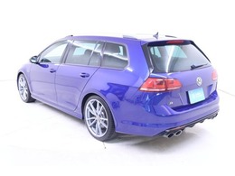 営業時間は、平日9時30分から18時00分、土日祝日9時から17時30分となります。毎週水曜日と毎月第2火曜日は定休日となります。