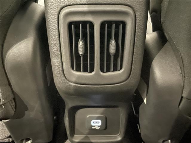 カーセンサーを見て電話しましたとお伝え下さい。0078-9711-254277までお気軽にお電話下さい。全国納車可能です。納車方法に関してもお気軽にご相談ください。