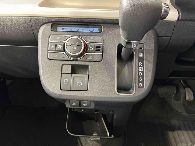 納車前にはプロのメカニックが、各部の点検を行います。ディーラーにしか出来ない品質、そしてサービスできっと満足していただけると思います！