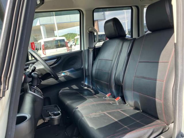 WECARSでは各商談席に大型モニターをご用意しております！見やすい大画面でゆったりと全国の在庫をご覧いただけます！是非ご来店お待ちしております！