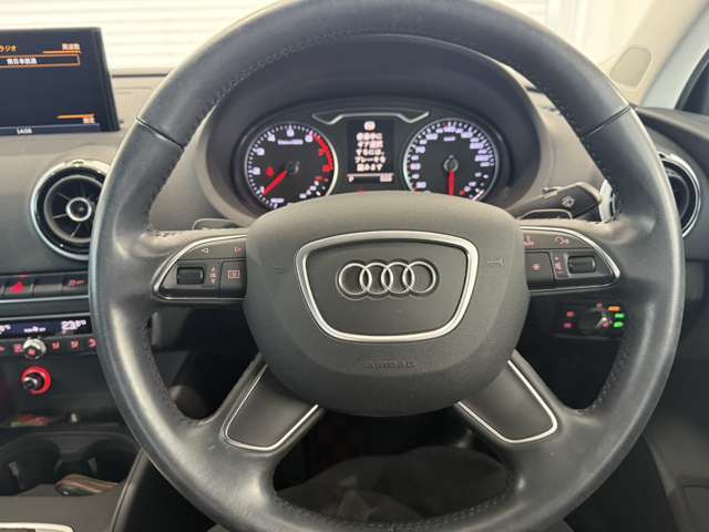 革巻きステアリング