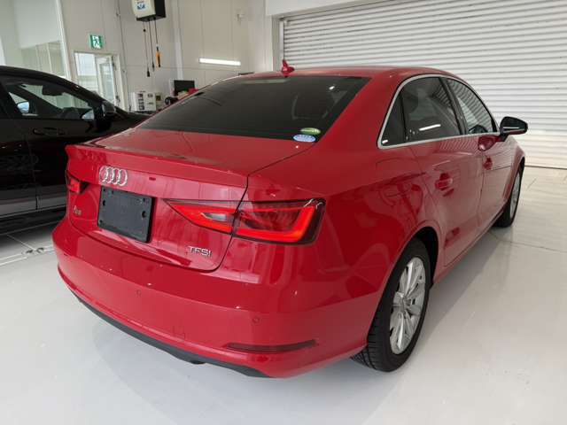 濃厚色ですので、ボディコーティングをお勧めいたします。施工することで光沢に差が出ます。別途プラン料金を参照ください。