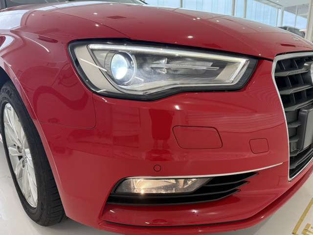 LEDポジションライト＆バイキセノンヘッドライト