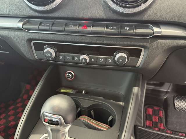 2ゾーンオートエアコン