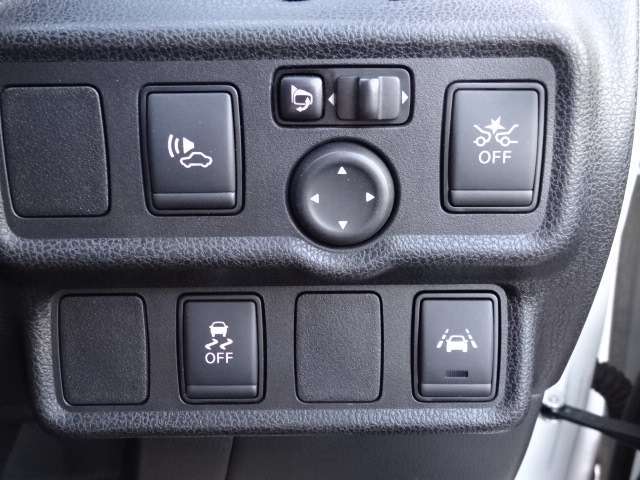 VDC横滑り防止機能踏み間違え防止◆車線逸脱警報報