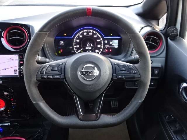 ハンドルの擦れ、使用感も少なくキレイな状態です。すみずみまで洗浄しております。