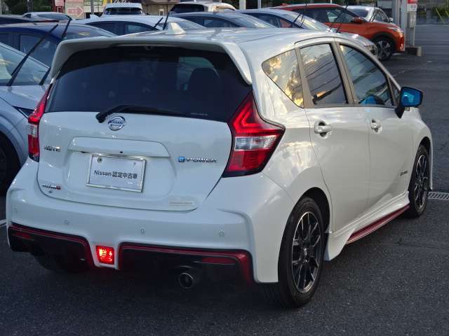 ■日産プリンス埼玉　ユーカーズ熊谷　電話048-525-5700■電車でお越しのお客様はJR高崎線「行田駅」までお迎えに上がります。