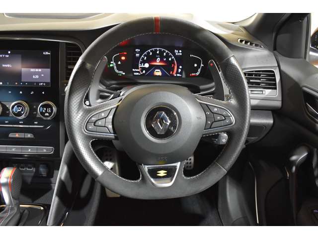 私たちBUBUチャンネルは国内10番目の自動車メーカー光岡自動車直営の輸入部門です。北海道から九州まで全国ネットワークでお応えします。