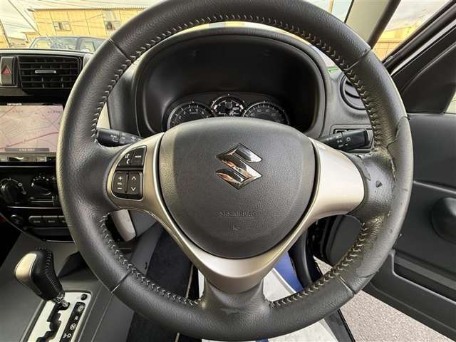 主な装備は、カーナビ、エンジンスターター、シートヒーター、ワンオーナー車、寒冷地仕様となっております。