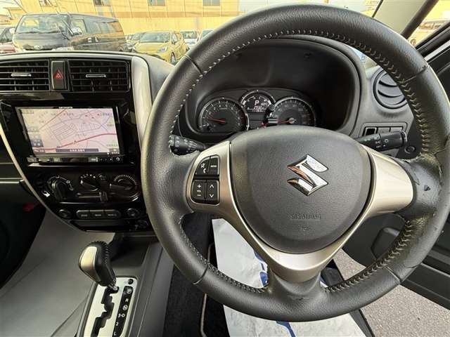 主な装備は、カーナビ、エンジンスターター、シートヒーター、ワンオーナー車、寒冷地仕様となっております。