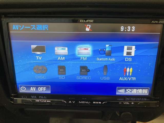 ナビはイクリプス（富士通テン）のSDナビ装着です。CD・DVD・TV・Bluetoothオーディオをお楽しみ頂けます。