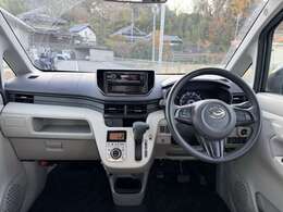 内装（C）：多少の傷、スレがありますが、気になるような大きな傷はありません。嫌な臭いもありませんので、気持ち良くお乗り頂けます