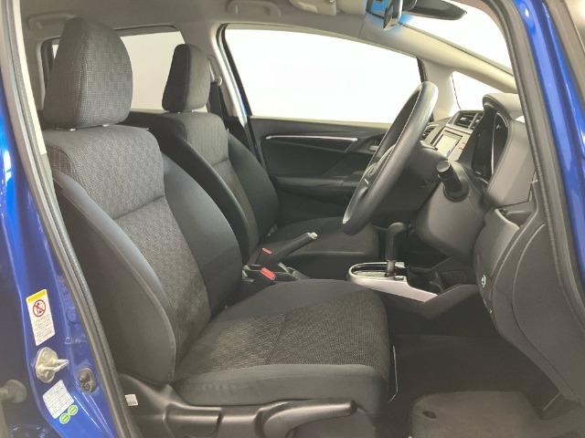【禁煙表記について】タバコの臭いは感じられませんが、その他車内のニオイに関しては個人の主観となる為、実車確認の際に確認して頂いております。ご了承お願い致します。