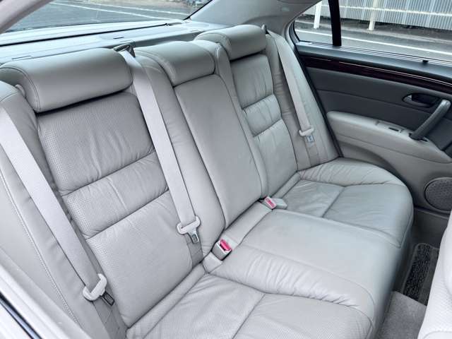 ホンダ レジェンド 3.5 4WD 2006年 11.1万キロ (福岡県) ミハラ