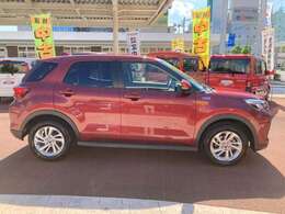 エンジンオイル、オイルエレメント、ワイパーゴム交換。その他バッテリーやベルト類など点検の上、必要な場合には交換してお渡します。