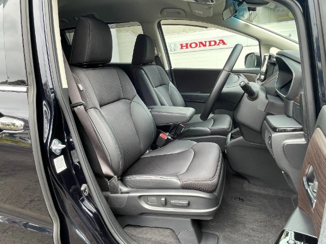 体を包み込む形のシートなので、長時間運転しても疲れません。