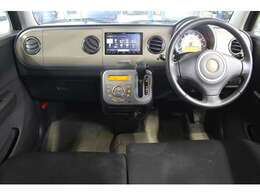 社外ナビ　フルセグTV　USB　ETC　シートヒーター　オートエアコン　純正アルミ　スマートキー