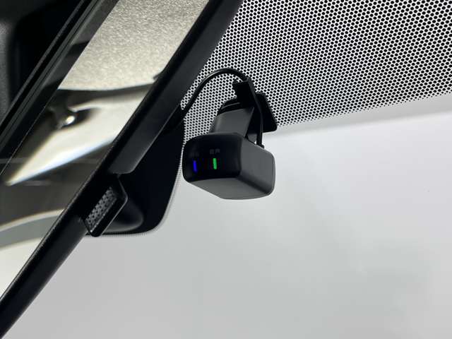 前後ドライブレコーダーの映像はナビ画面で確認ができます。