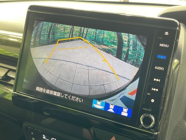 【バックカメラ】駐車時に後方がリアルタイム映像で確認できます。大型商業施設や立体駐車場での駐車時や、夜間のバック時に大活躍！運転スキルに関わらず、今や必須となった装備のひとつです！