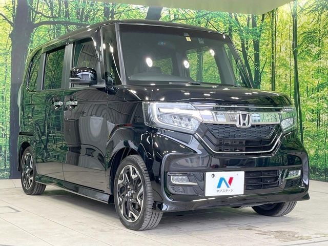 大好評のボディコーティング「弾スプラッシュコート」もご納車までに施工可能。通常のガラスコートと異なる、耐久年数6年の無機質ガラスコーティングが、ボディをキレイな状態に保ってくれます。