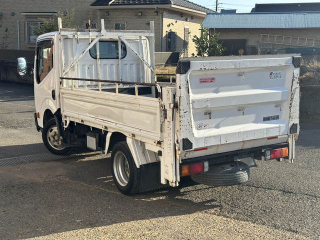 当店では、ハイエースの車両を多数掲載しております。さまざまなモデルや仕様のハイエースをご覧いただけるので、ぜひ一度ご確認してみてはいかがでしょうか。ご希望の条件に合った車両が見つかるかもしれません！