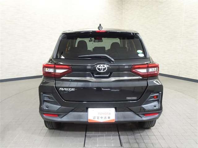バックカメラが付いているので後方確認が非常にしやすいです。今や運転初心者も熟練者も必須装備！ついていて損はないですね♪