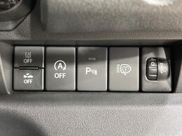 【クリアランスソナー】バンパーに付いたセンサーが障害物を検知！一定の距離に近づくとアラートで教えてくれます♪狭い駐車スペースや車庫入れ時も安心ですね☆