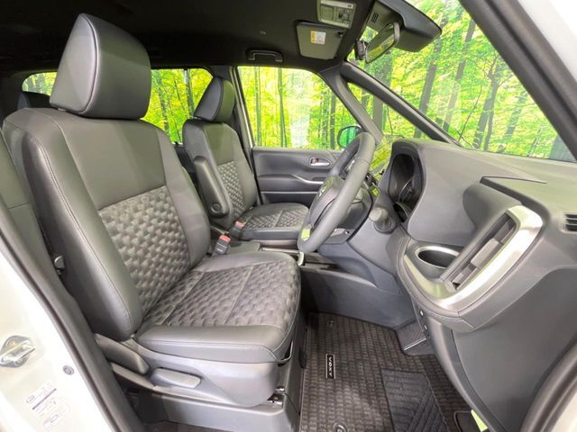 もちろん車内はキレイです♪よりクリーンな状態をキープしたいお客様には『ナノゾーンコート』がおすすめ！新型コロナウイルス対策や、除菌・消臭に効果を発揮し多くの方にご好評いただいております。