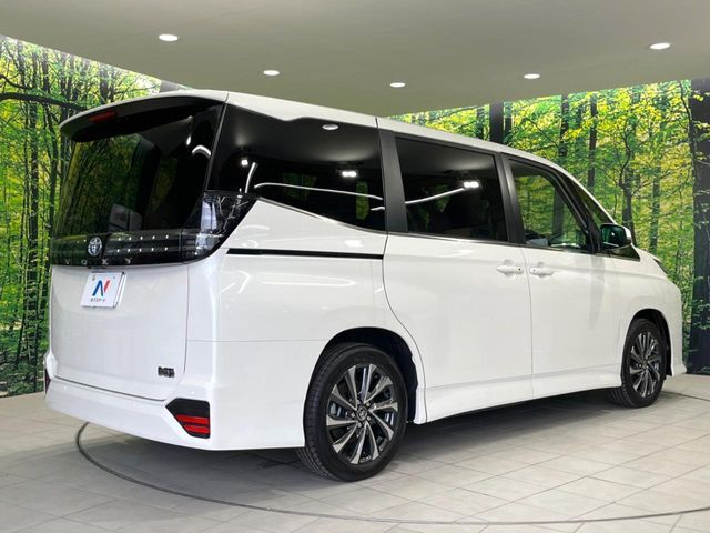 大好評のボディコーティング「弾スプラッシュコート」もご納車までに施工可能。通常のガラスコートと異なる、耐久年数6年の無機質ガラスコーティングが、ボディをキレイな状態に保ってくれます。