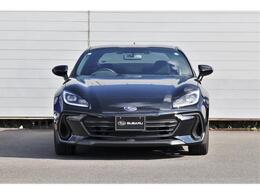 ☆スバルのFR小型スポーツカー、走りを主張するフロントマスク☆