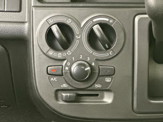お車に合わせて無料保証以外にも、保証範囲、期間、距離を拡充させた有料保証もご用意しております！中古車の購入が初めてで不安・・・というお客様もご安心ください！