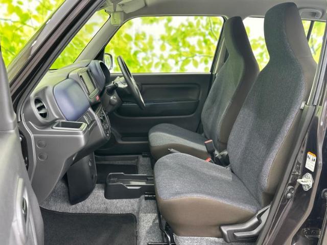 WECARSでは各商談席に大型モニターをご用意しております！見やすい大画面でゆったりと全国の在庫をご覧いただけます！是非ご来店お待ちしております！