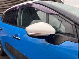 ガラスルーフ 禁煙車 新車時からの取説、整備記録簿全て揃っています。お気軽にお問い合わせご来店ください。