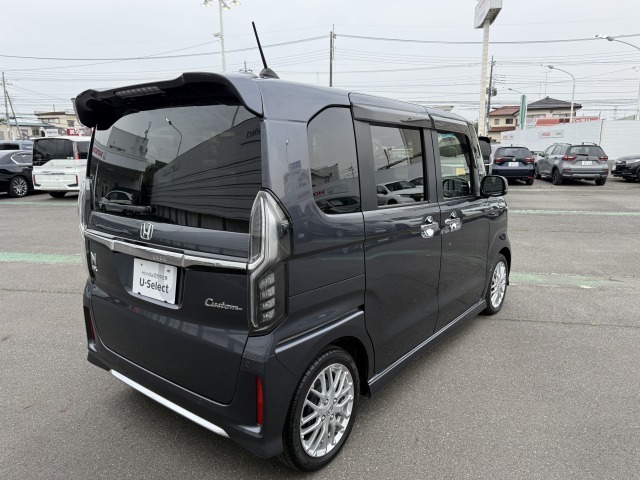 ご納車までの期間ですが、県内のお客様は1、2週間、県外のお客様は2、3週間ほどでご納車が可能となります。但し、お支払いや書類の状況によっては多少の前後もありますので、その際には何卒ご了承下さい。