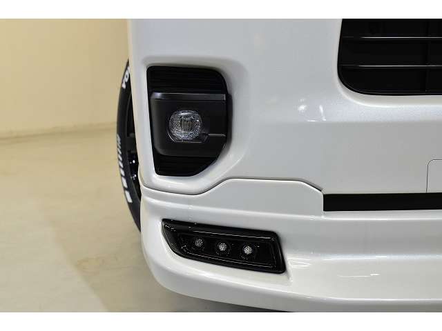 ■LEDフロントフォグランプ★即納台数多数取り揃え！気に入っていただけるお車ご提案します☆ご来店お待ちしております。シーアールエス大阪06-6852-9000