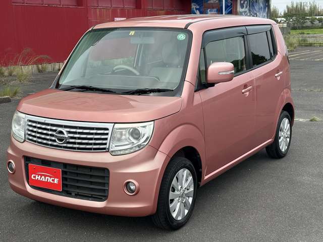 当店でお車をご購入いただき、さらに「有料保証」プランにご加入いただくと、特典としてオイル交換10回分の無料チケットを差し上げます。