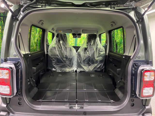 普段のお買い物や通勤、送迎等に十分な荷室スペースを確保しております。セカンドシートを倒すと、大きな荷物の積載も可能です♪