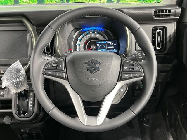 【ステアリングスイッチ】運転中、前方から目線をそらすことなく、オーディオ等の操作が可能な便利機能！安心＆快適なドライブを演出してくれます♪