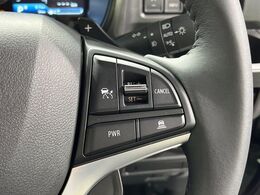 【アダプティブクルーズコントロール】高速道路での長距離走行が楽に！！自動で速度を保つクルーズコントロールが、衝突軽減システムと連携し、前方の車両を感知して車間を保つように速度調節してくれます！！
